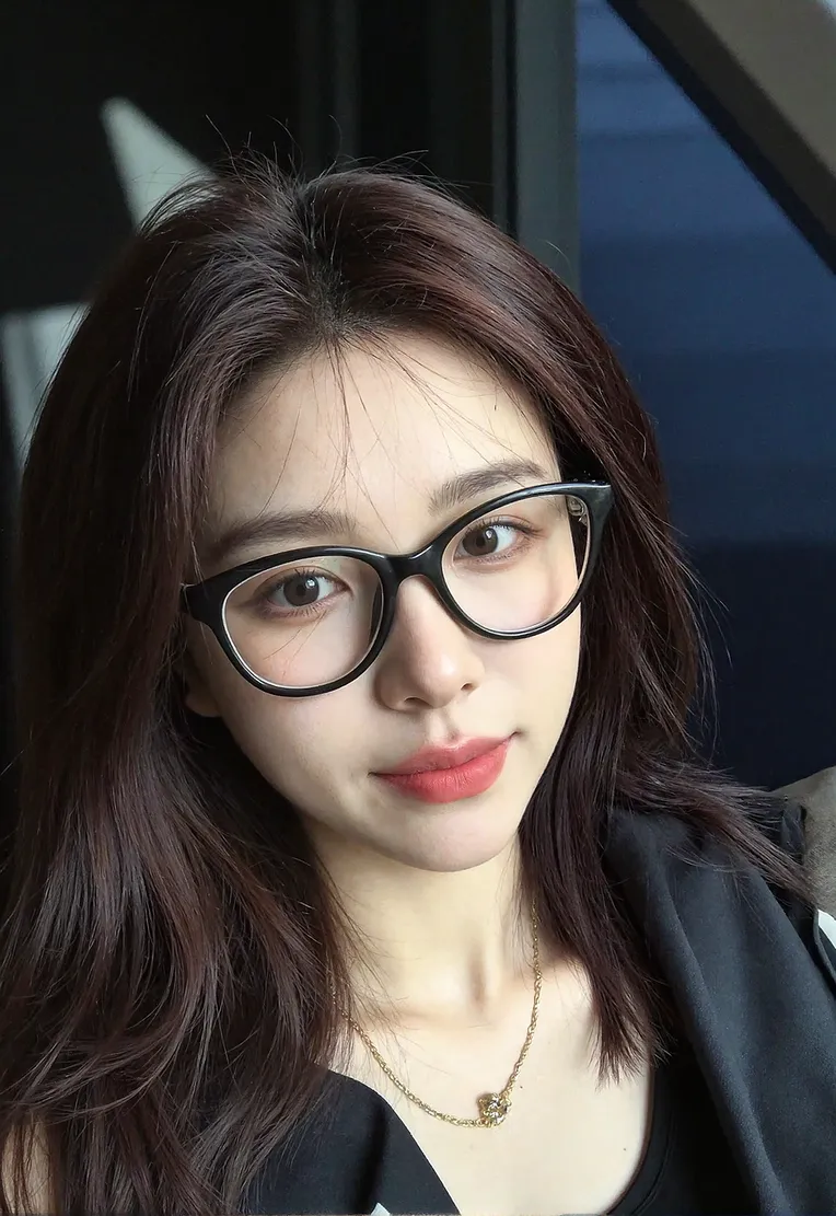 Portrait Photography,Girl,Physical/Facial feature,LoRA,FLUX.1