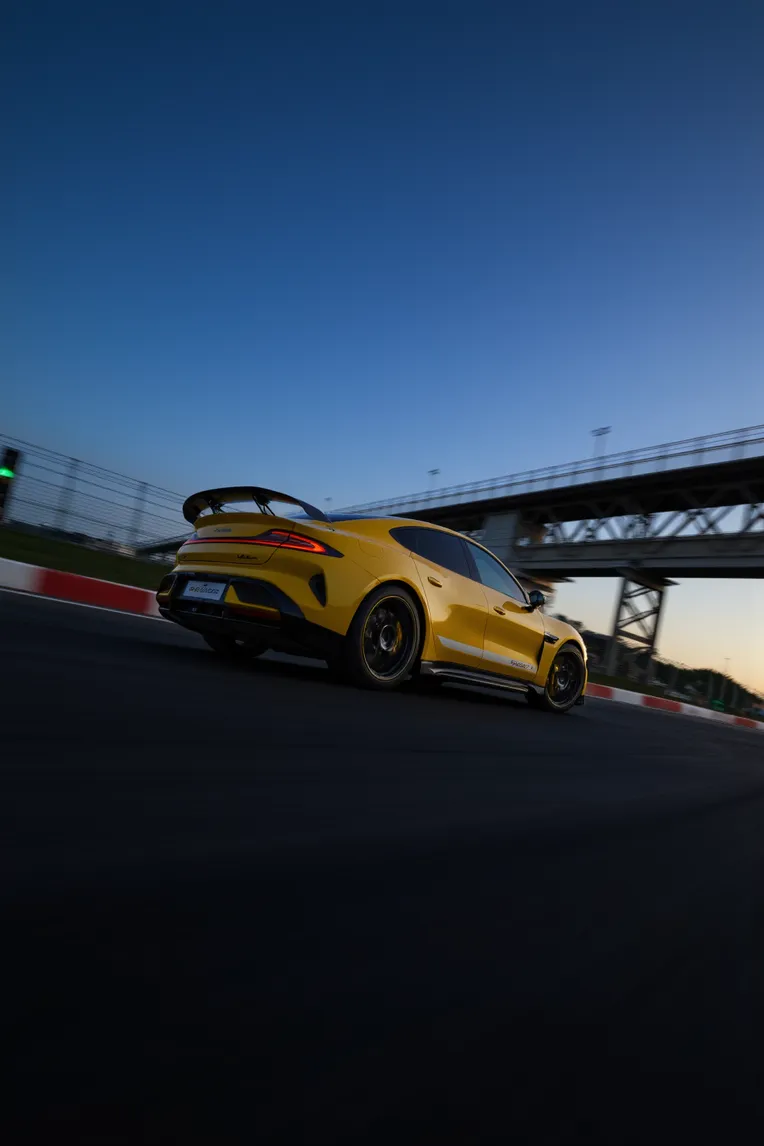 Photography,Object Enhance,Vehicle,LoRA,FLUX.1