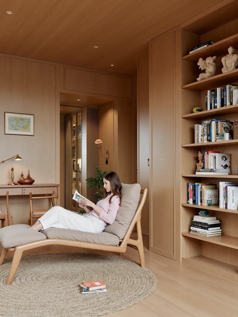 Realistic,Interior Design,Girl,Checkpoint,FLUX.1