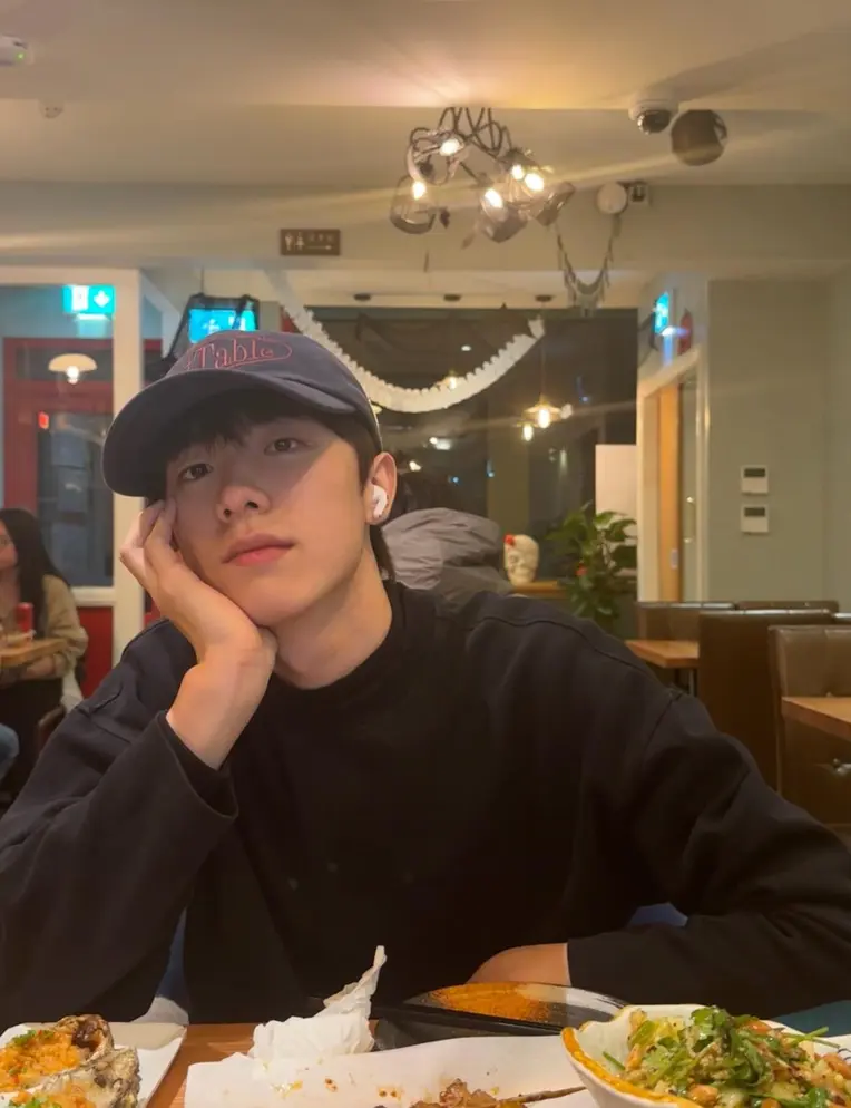 Portrait Photography,Boy,LoRA,FLUX.1