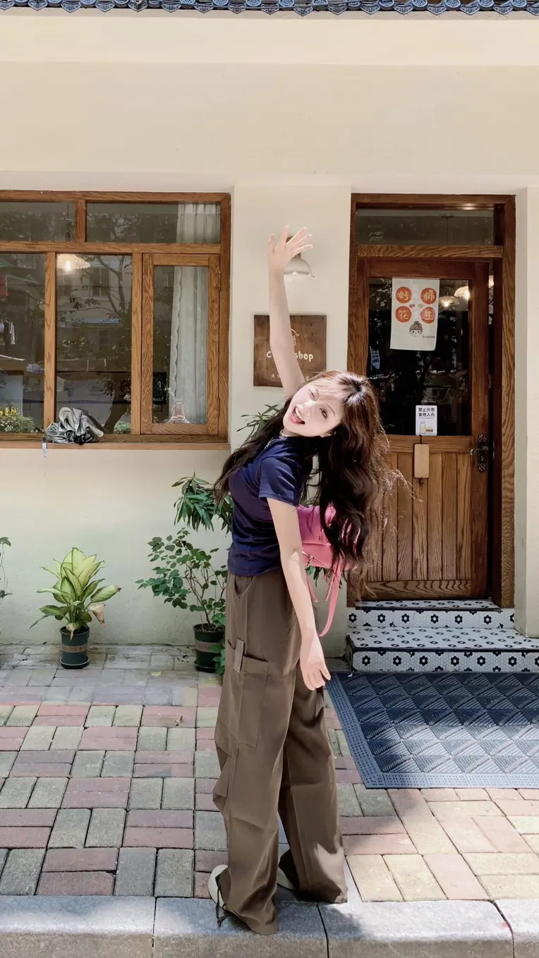 Portrait Photography,Girl,Physical/Facial feature,LoRA,FLUX.1