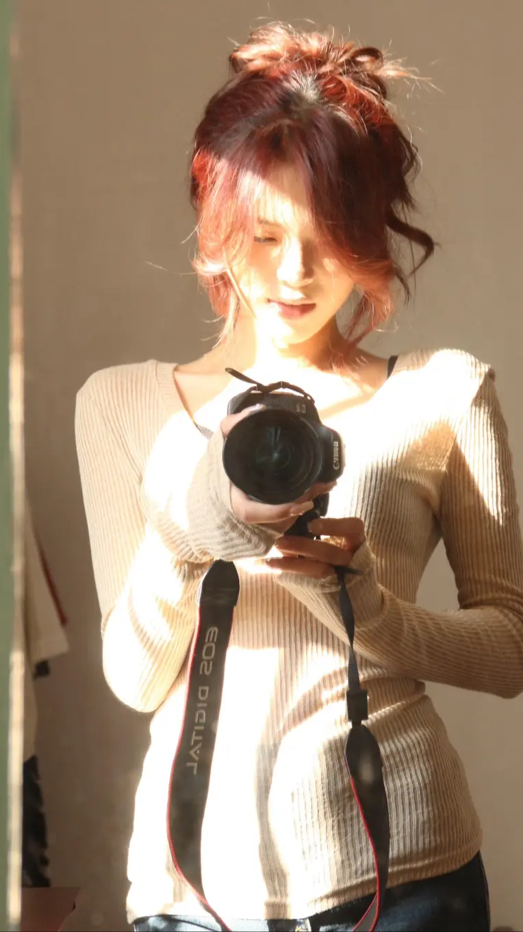 Portrait Photography,Girl,Style Boost,LoRA,FLUX.1