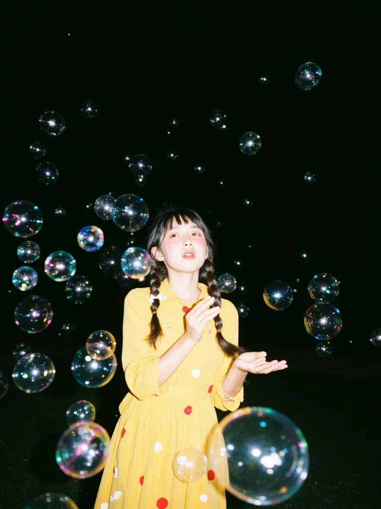 Portrait Photography,Girl,Physical/Facial feature,LoRA,FLUX.1