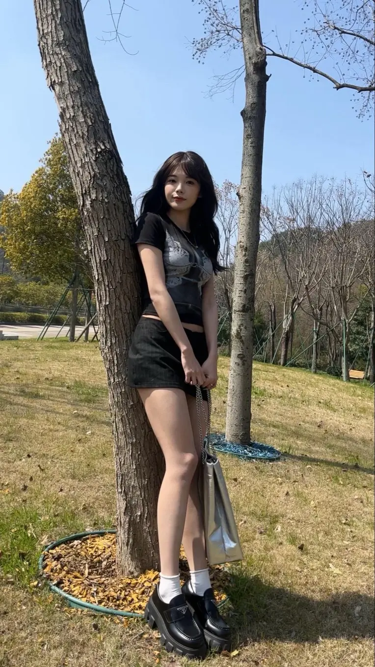 Portrait Photography,Girl,Physical/Facial feature,LoRA,FLUX.1