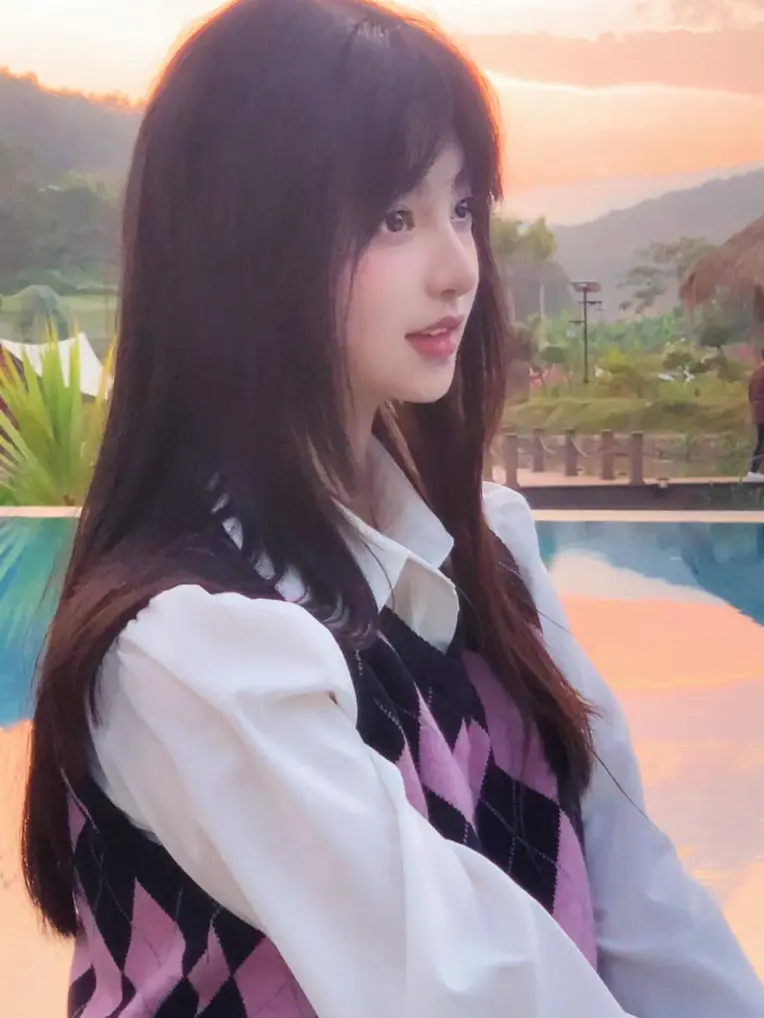 Portrait Photography,Girl,Physical/Facial feature,LoRA,FLUX.1