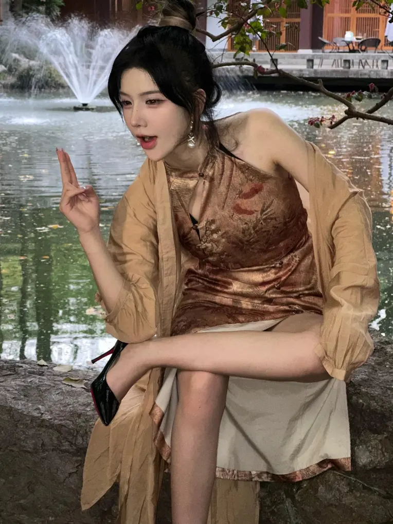 Portrait Photography,Girl,Physical/Facial feature,LoRA,FLUX.1