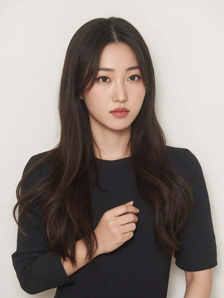 Portrait Photography,Girl,Physical/Facial feature,LoRA,FLUX.1