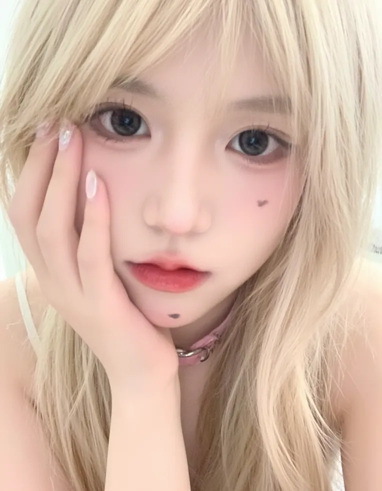 Realistic,Portrait Photography,Girl,Checkpoint,FLUX.1