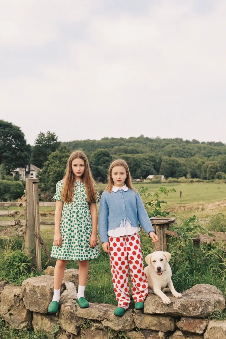 Portrait Photography,Girl,Physical/Facial feature,LoRA,FLUX.1